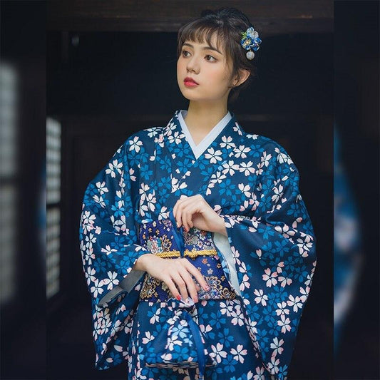 Kimono Femme Asiatique-