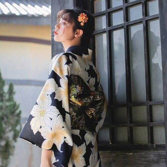 Kimono Femme Traditionnel Bleu Fleurs Blanches-